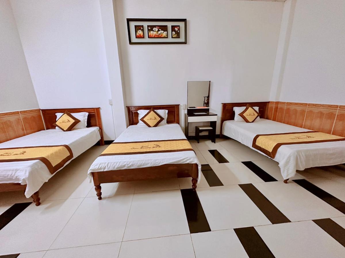 Truc Hoang Ha Hotel Tỉnh Kontum Exteriér fotografie