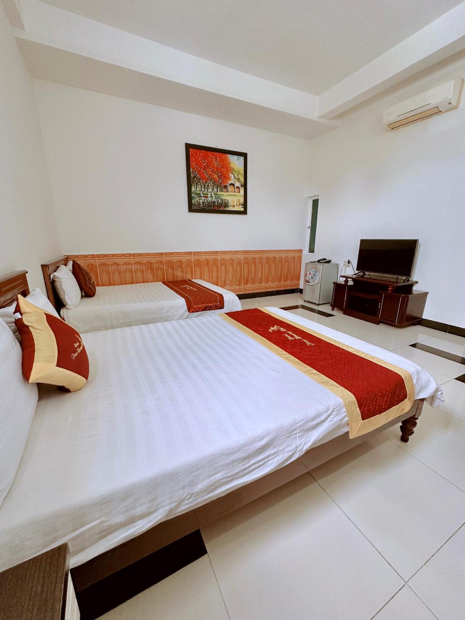 Truc Hoang Ha Hotel Tỉnh Kontum Exteriér fotografie